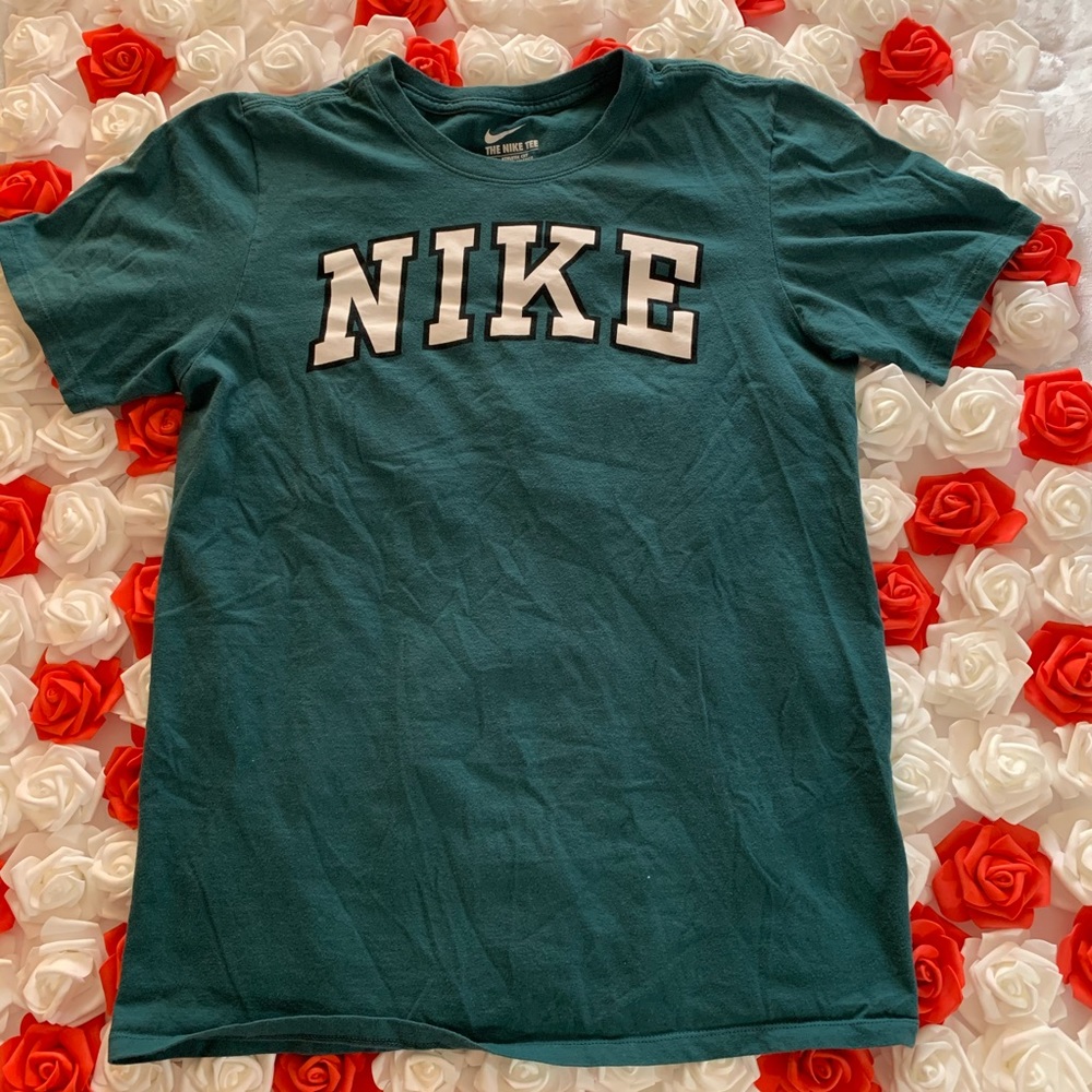 *SOLD*green vintage nike logo t shirt